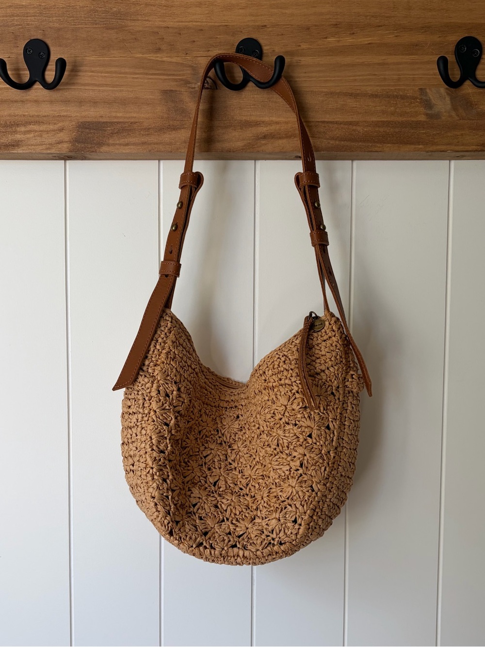 The Sak Tess Shoulder Bag Hand Crochet Natural Primrose Straw - Picture 2 of 7